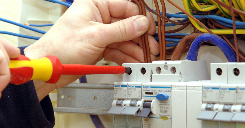 DCB20042-BUILDING ELECTRICAL SERVICES 